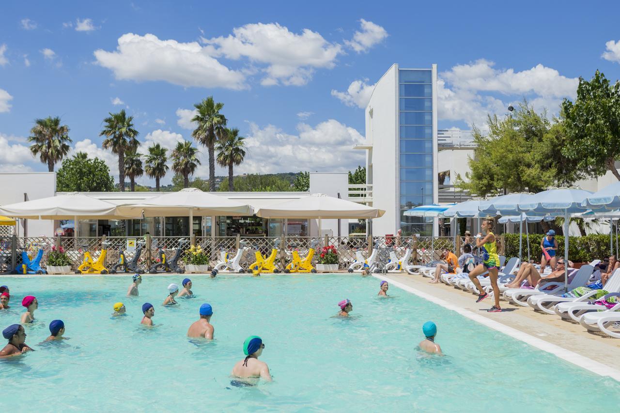 Riva Nuova Camping Village Martinsicuro Exterior photo