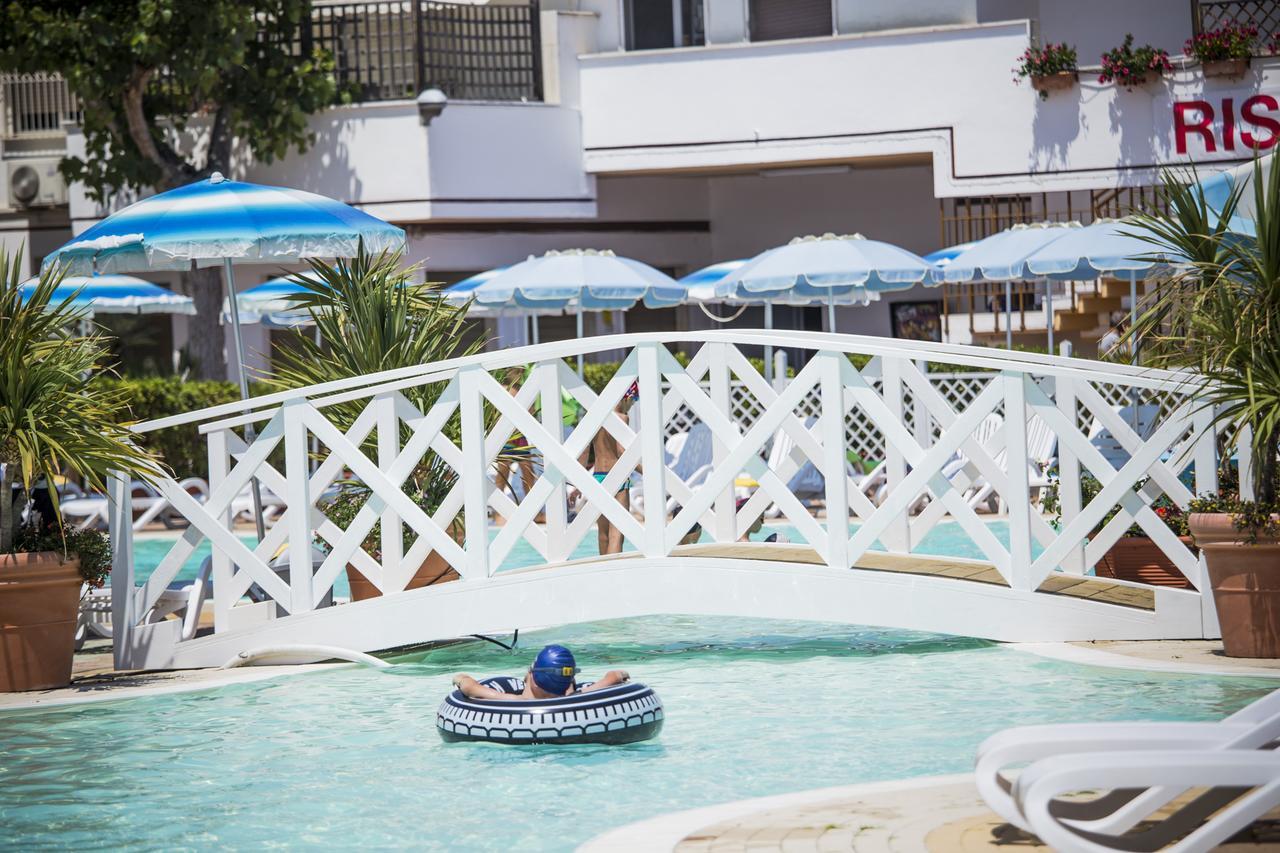 Riva Nuova Camping Village Martinsicuro Exterior photo