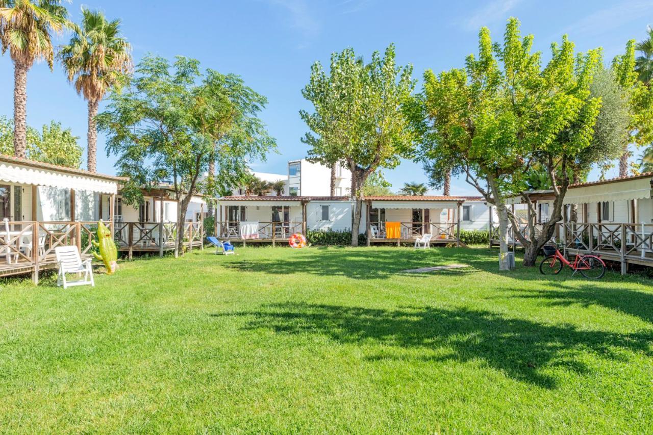 Riva Nuova Camping Village Martinsicuro Exterior photo